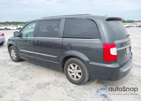 2011 Chrysler Town & Country Touring z USA, uszkodzony, nr VIN 2A4RR5DG0BR713131